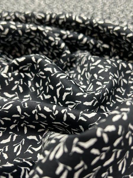 CP-9030W SMALL LEAFY PRINT STAIN FINISH COTTON POPLIN. ITALY.