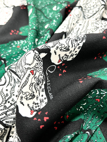 RC-7977W DESIGNER SIGNATURE TIGER PRINT 2-PLY VISCOSE. ROBERTO CAVALLI. ITALY