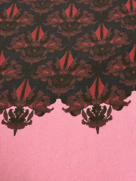 DS-1035 “GOTHICA" - JONATHAN SAUNDERS DIGITAL PRINT CASHMERE MODAL SCARF. MADE IN ITALY