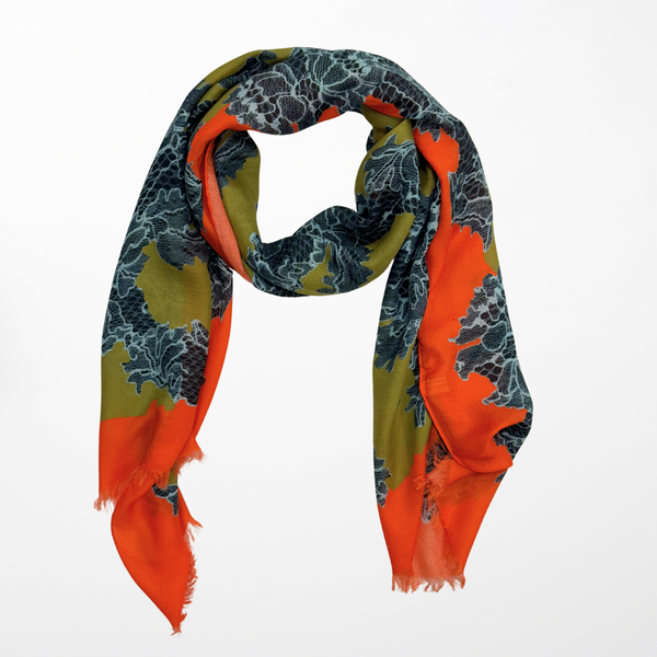 DS-1034 “SPICED ELEGANCE" - JONATHAN SAUNDERS DIGITAL PRINT CASHMERE MODAL SCARF. MADE IN ITALY