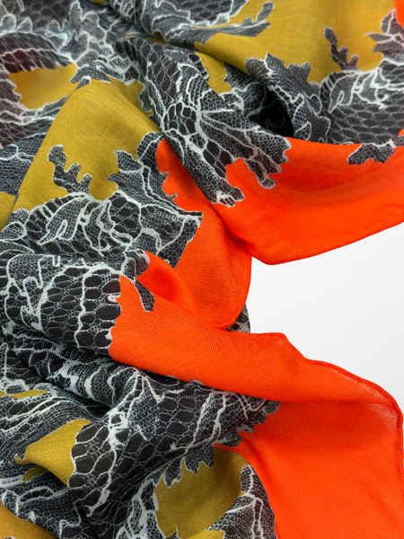 DS-1034 “SPICED ELEGANCE" - JONATHAN SAUNDERS DIGITAL PRINT CASHMERE MODAL SCARF. MADE IN ITALY