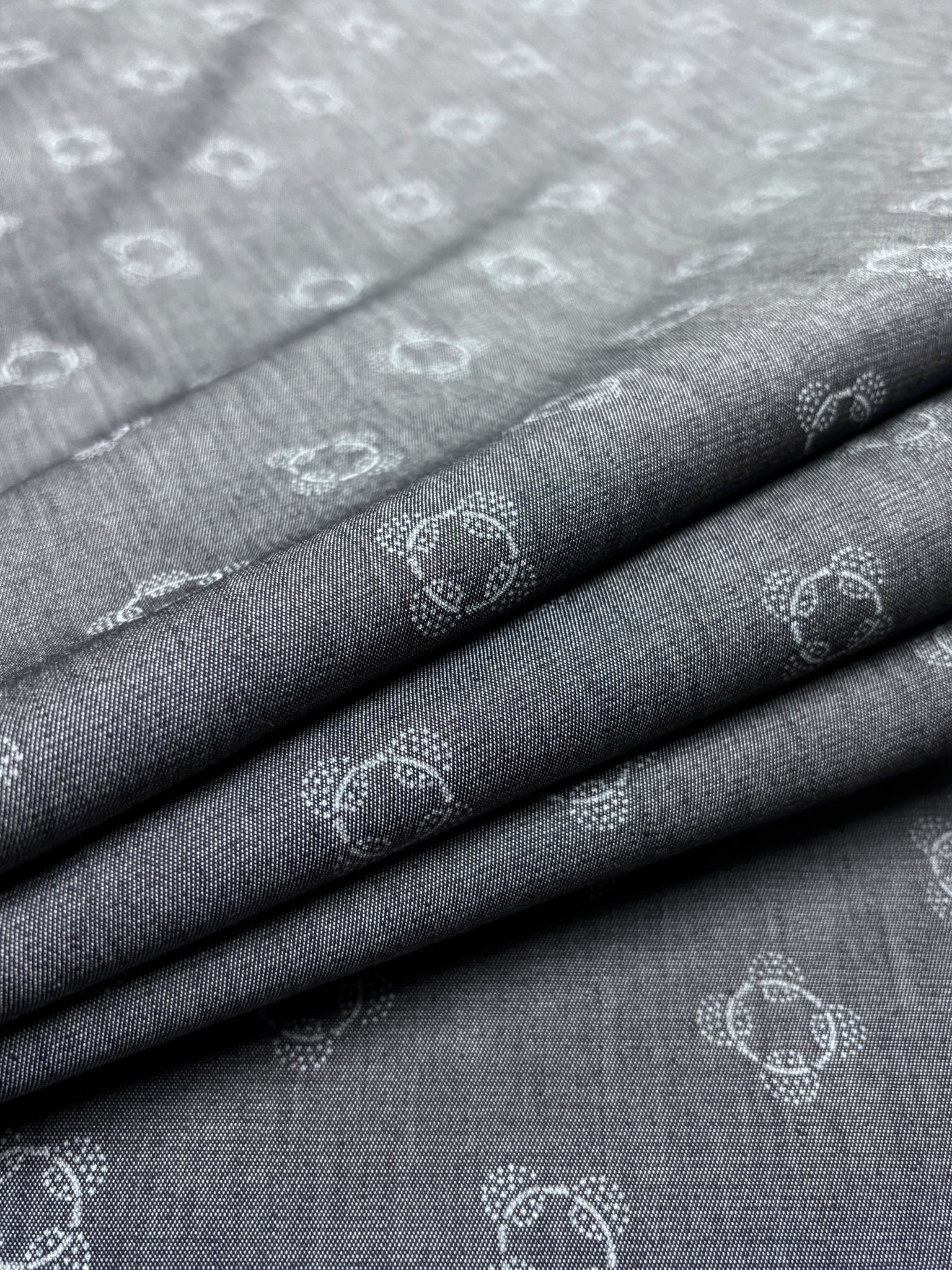 CD-9094W RVERSIBLE IRIDESCENT PRINTED COTTON CHAMBRAY POPLIN.