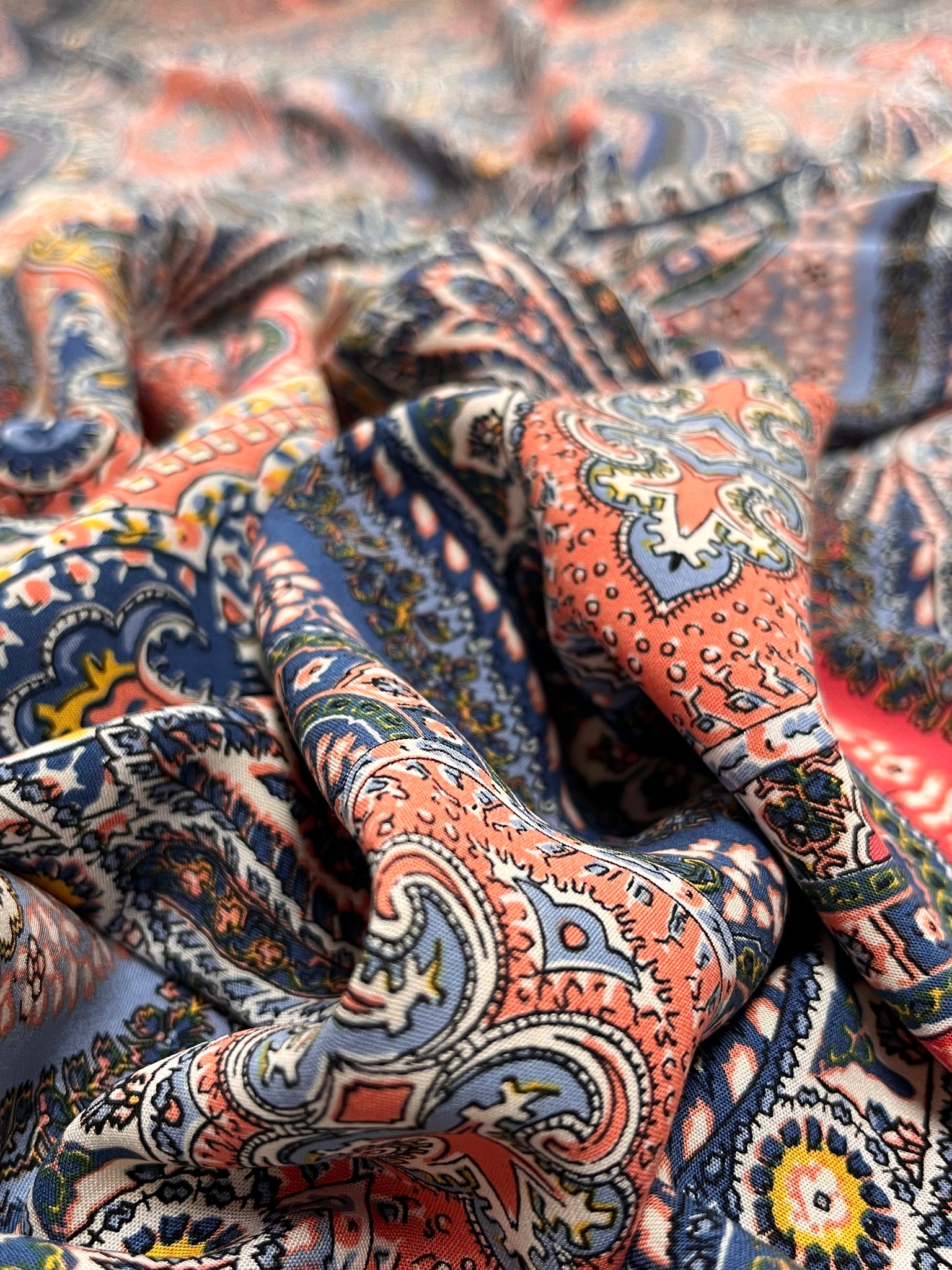 RV-8003W ETHNIC PRINT VISCOSE CHALLIS. ITALY