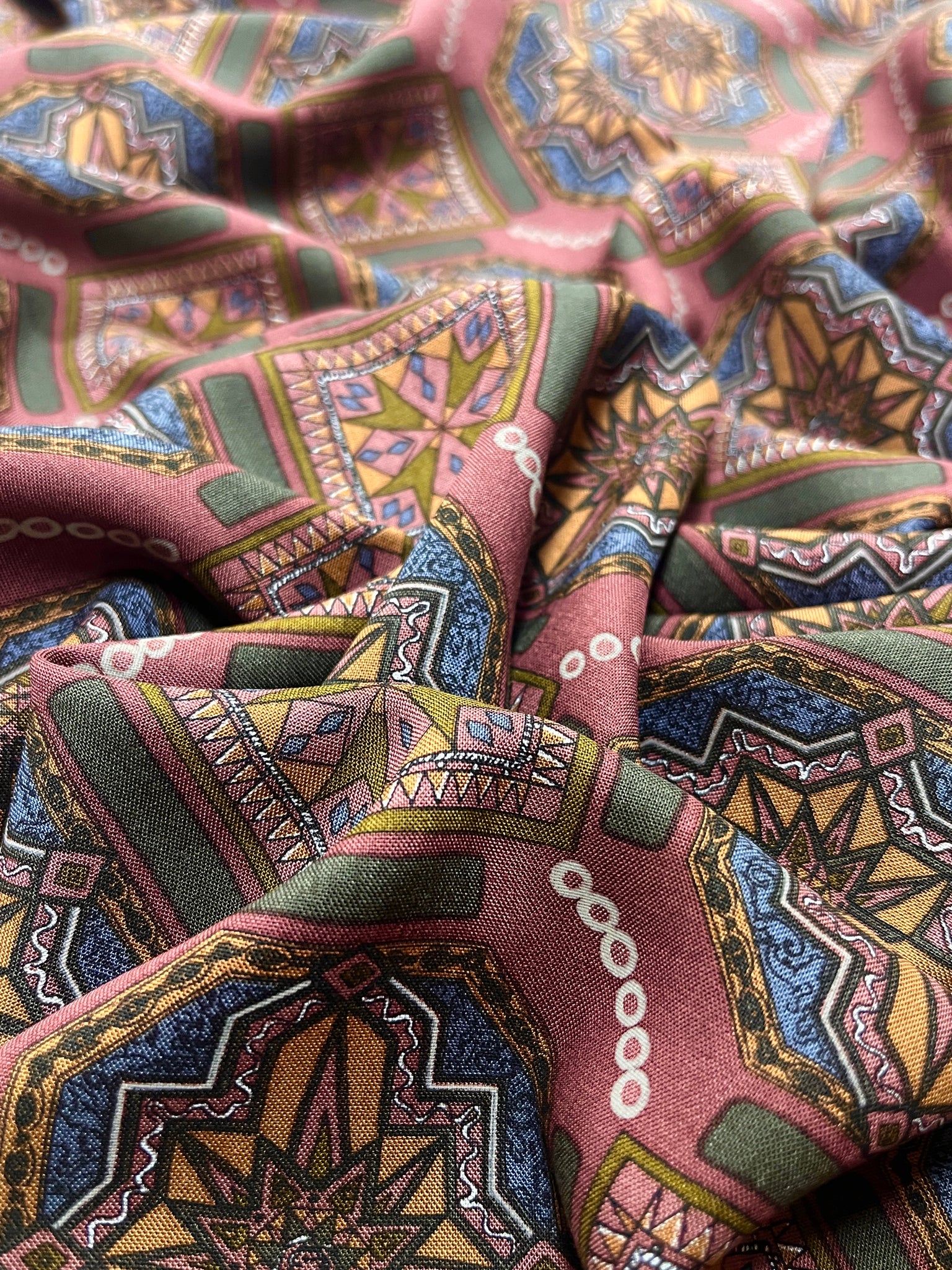 RV-8089W MANDALA PRINT VISCOSE CHALLIS. ITALY.