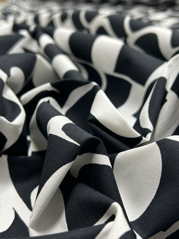 CP-9124W GEO PRINT VISCOSE CHALLIS. ITALY