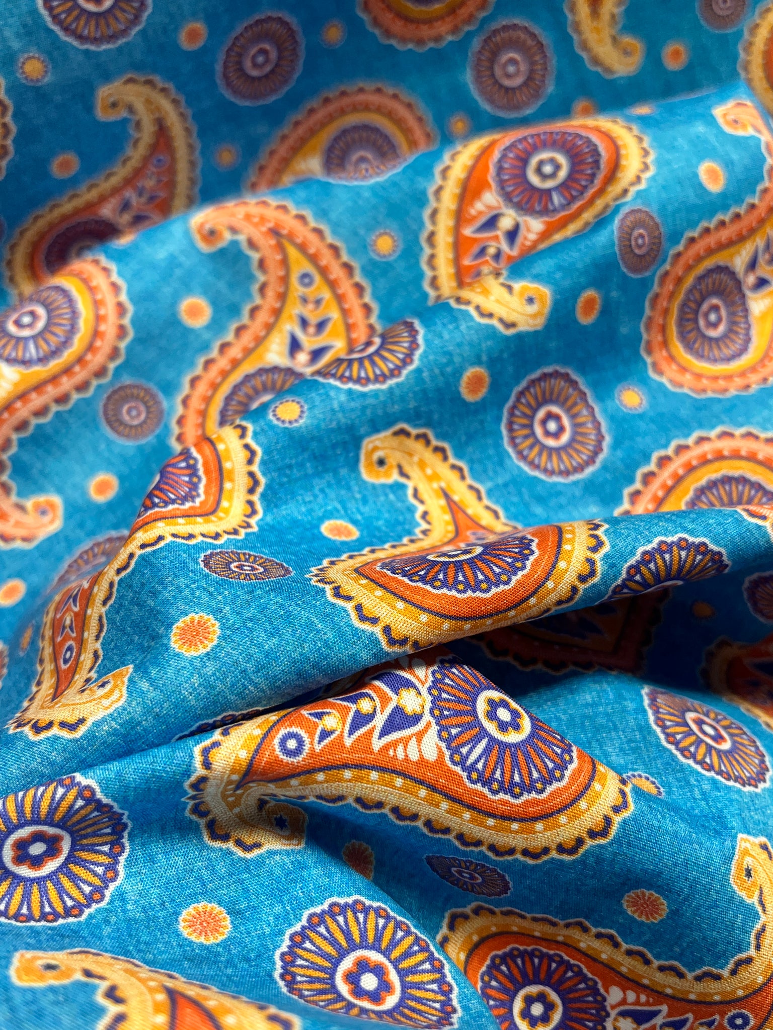 RV-9068W RETRO PAISLEY PRINT COTTON POPLIN. ITALY.