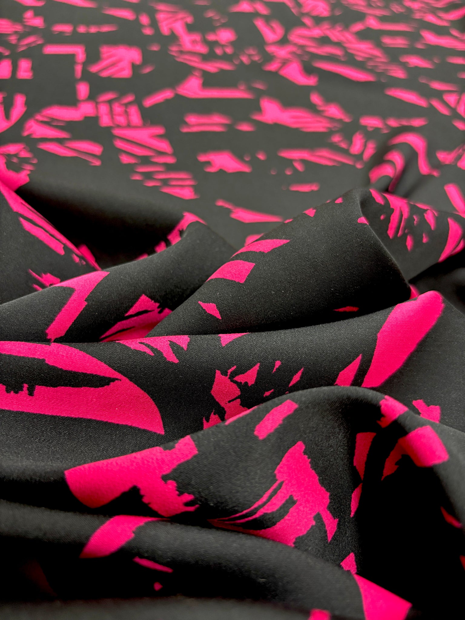 RV-9128W BORDER PRINT VISCOSE CHALLIS SATIN FINISH. ITALY