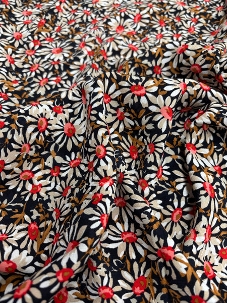 REF-111 DAISY PRINT VISCOSE CREPE. ITALY. A CUT OF 1-5/8 YARDS.