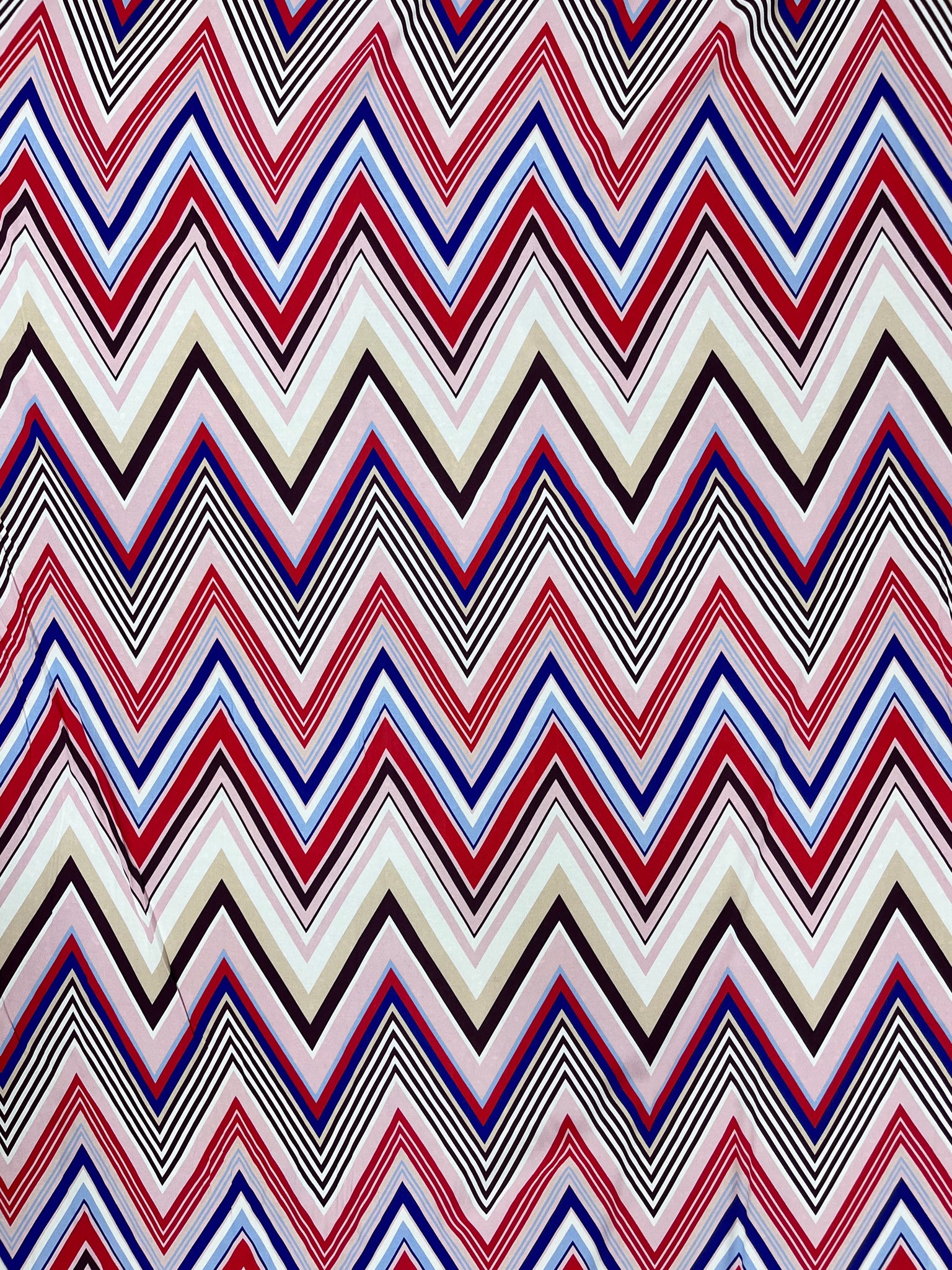 BFS-201 ZIG-ZAG PRINT VISCOSE CREPE. ITALY