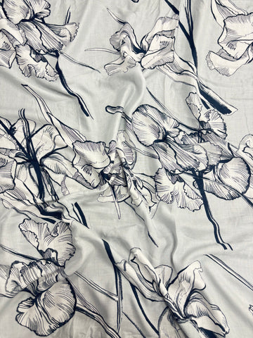 REF-105 ORCHID OUTLINE PRINT VISCOSE CREPE. ITALY. A CUT OF 1-1/4 YARDS.