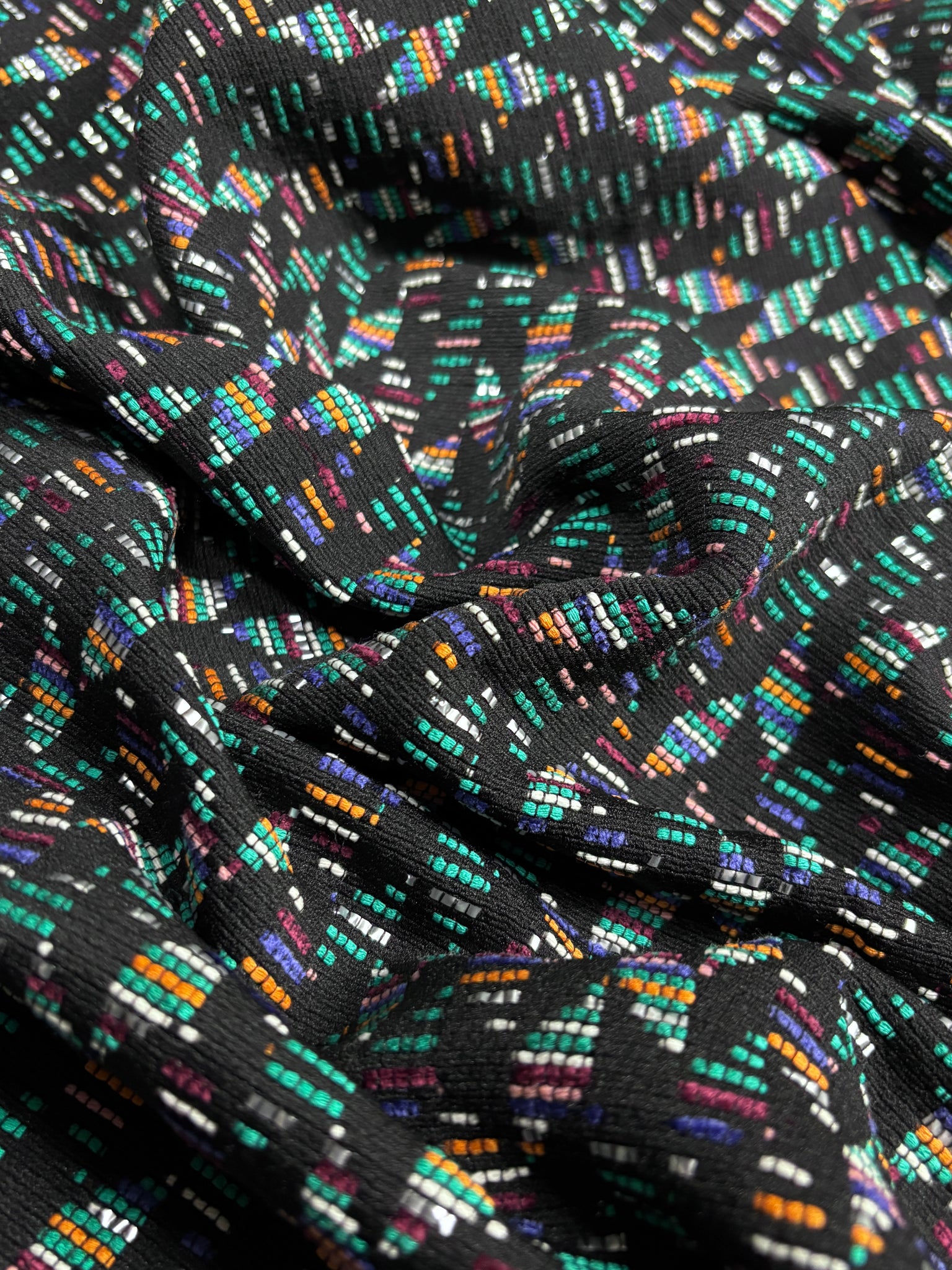 MB-7200W-A METALLIC REVERSIBLE GEO DESIGN JACQUARD. FRANCE