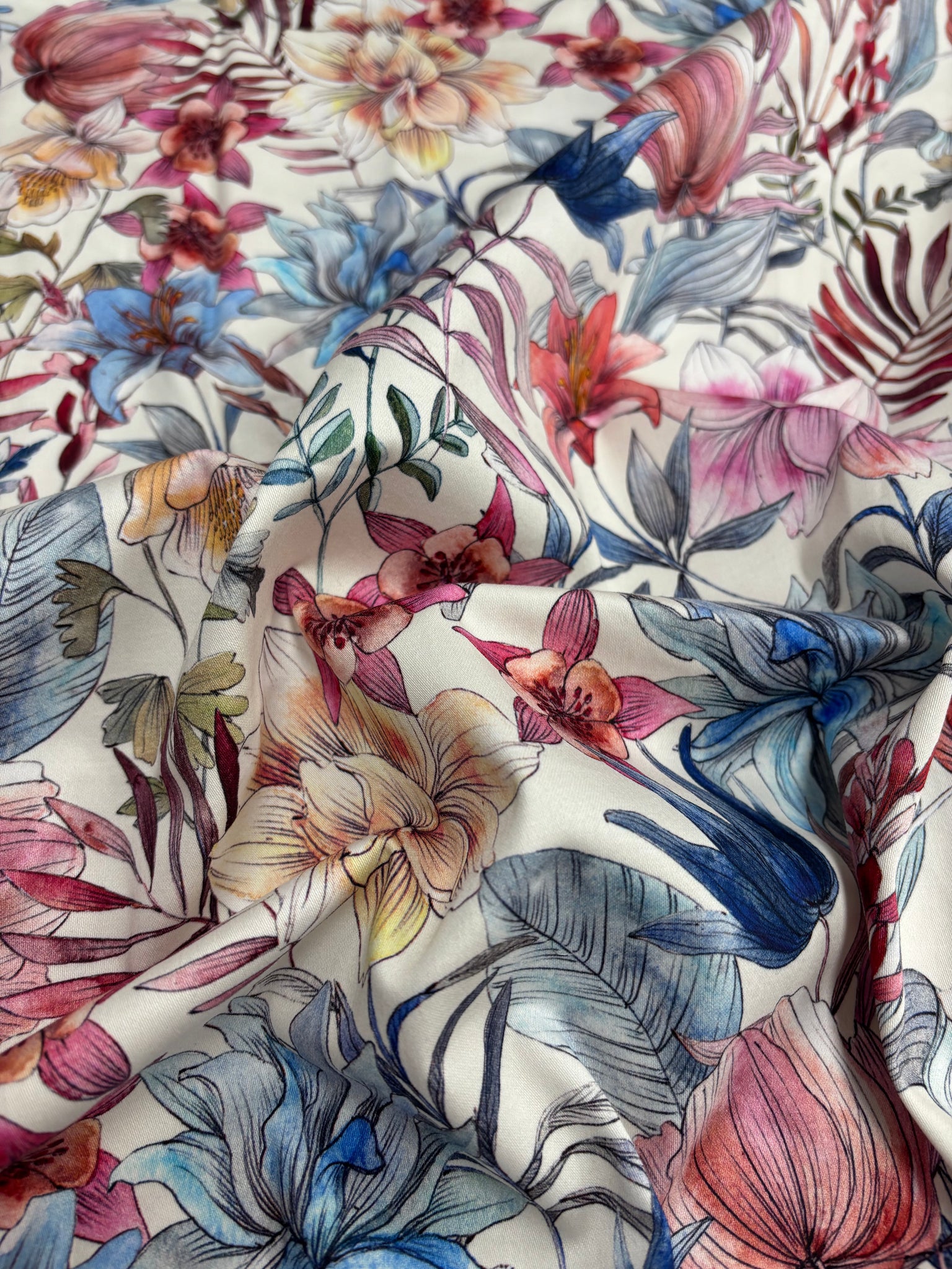 REF-112 FLORAL PRINT STRETCH COTTON SATEEN. ITALY. A CUT OF 1-1/2 YARDS.