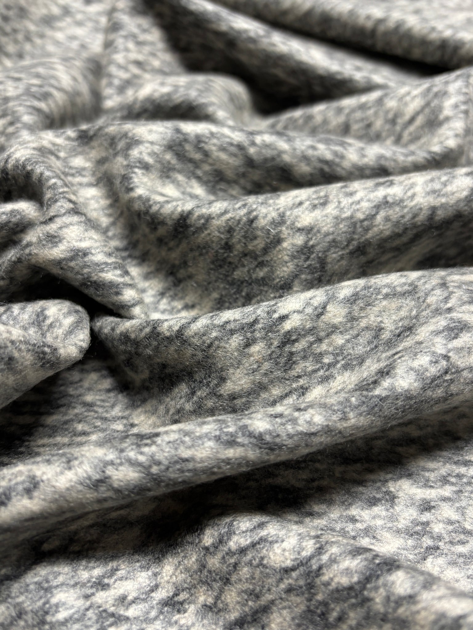 WC-9149W DESIGNER DOUBLE-FACED BRUSHED CASHMERE VIRGIN WOOL COATING. DIOR. ITALY.