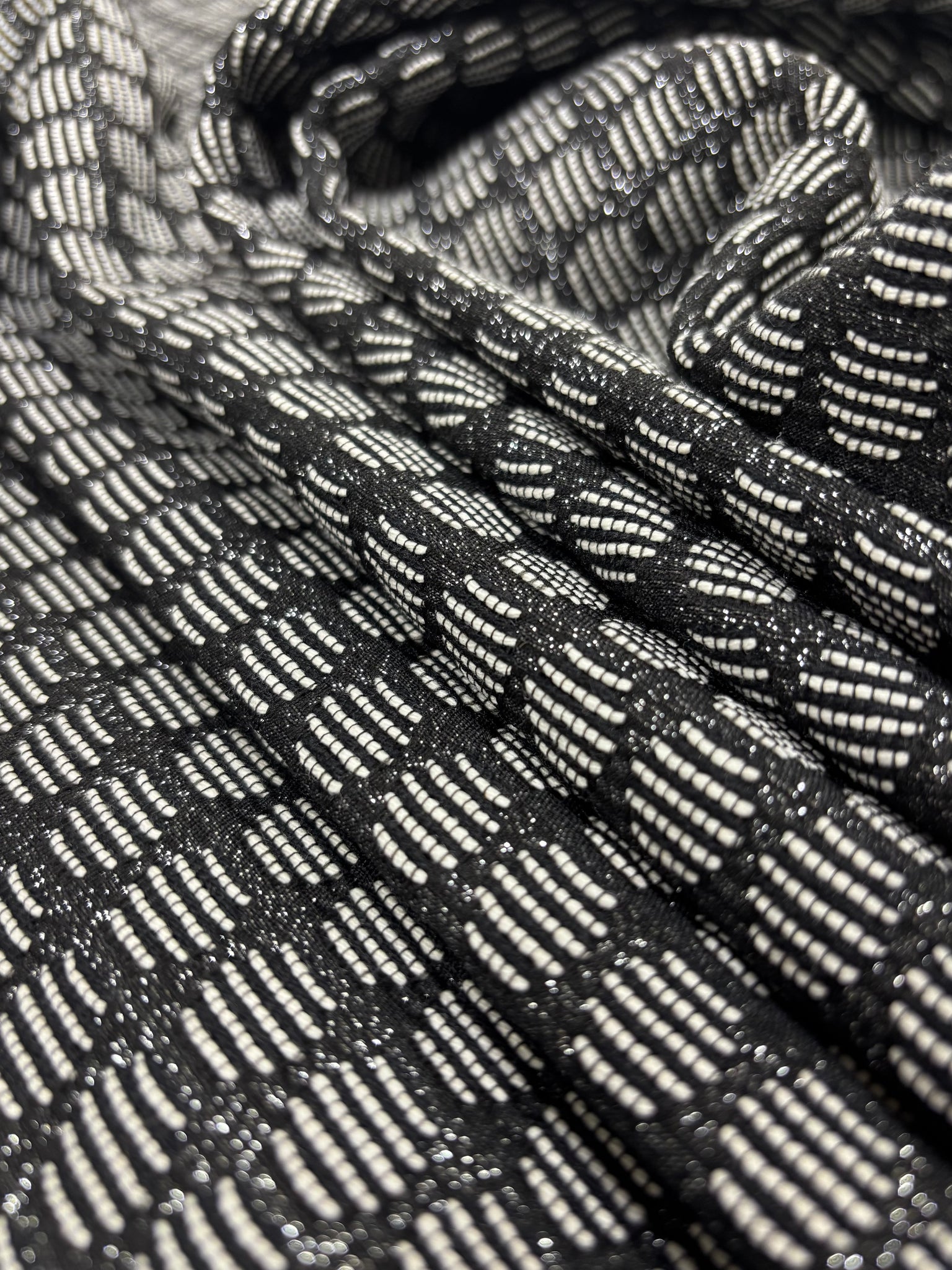 RIF-145 REVERSIBLE METALLIC JACQUARD. A CUT OF 3-1/8 YARDS. ITALY