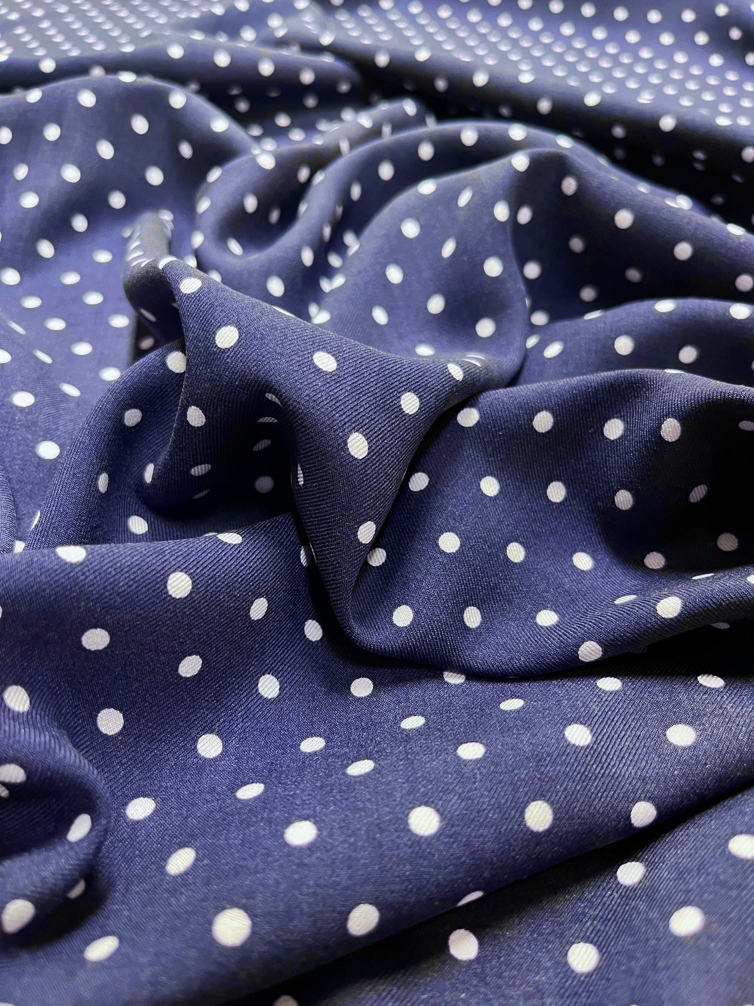 BFS-217 POLKA DOT PRINT VISCOSE TWILL. ITALY.