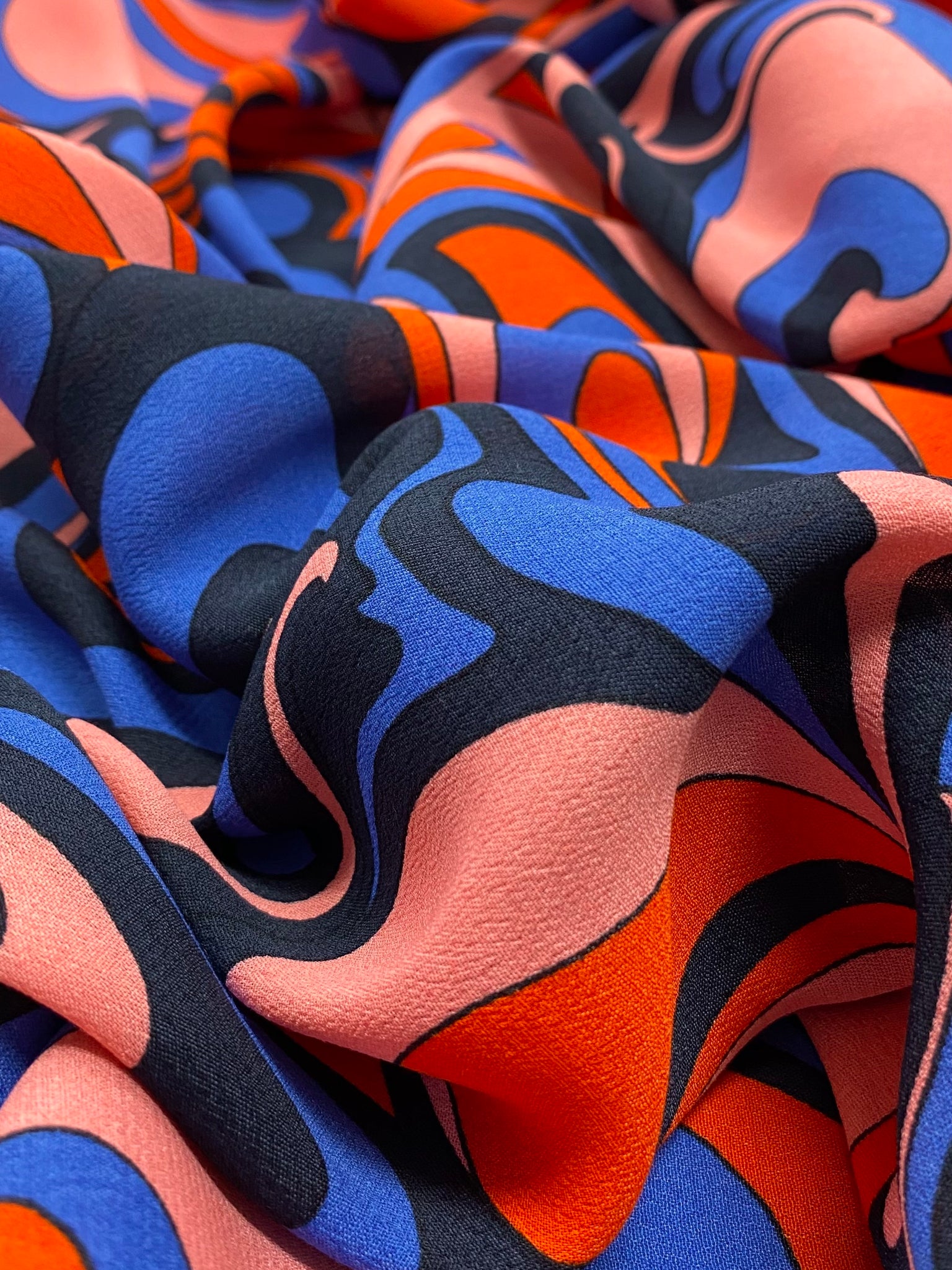 RV-8091W FLAME PAISLEY PRINT VISCOSE CREPE. ITALY.