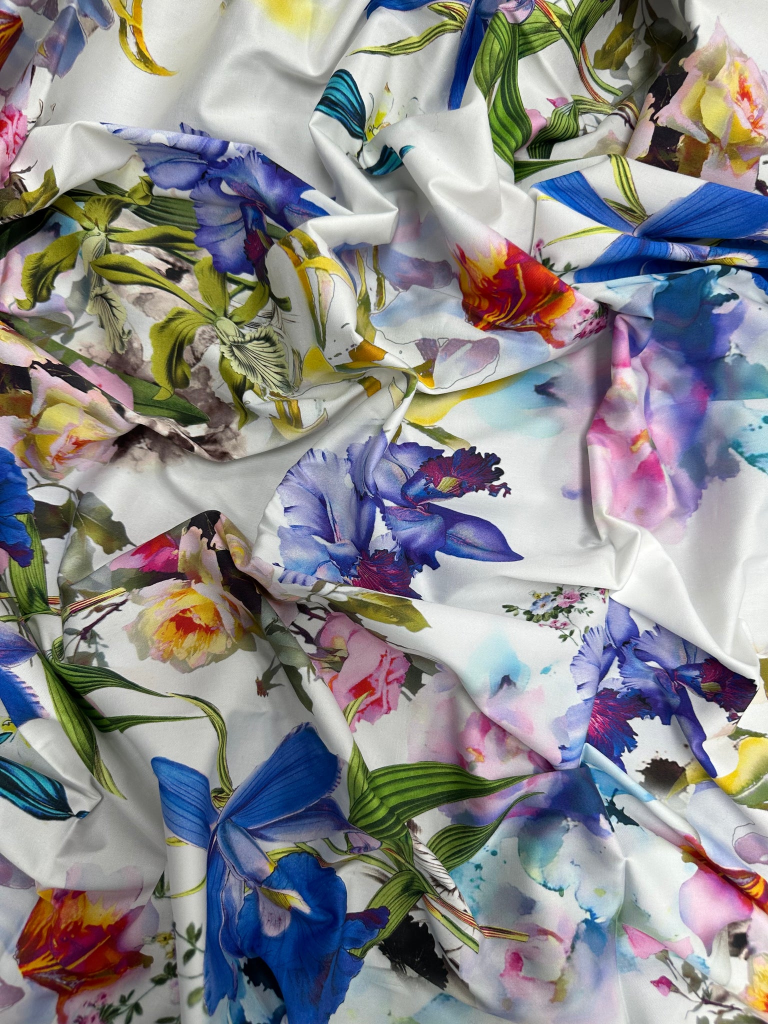 REF-118 WATER COLOR IRIS PRINT STRETCH COTTON SATEEN. ITALY. A CUT OF 1-1/2 YARDS.