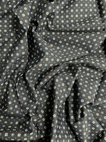 REF-114 SMALL PRINT COTTON SILK SHIRTING. CANALI. ITALY. A CUT OF 1-1/4 YARDS.