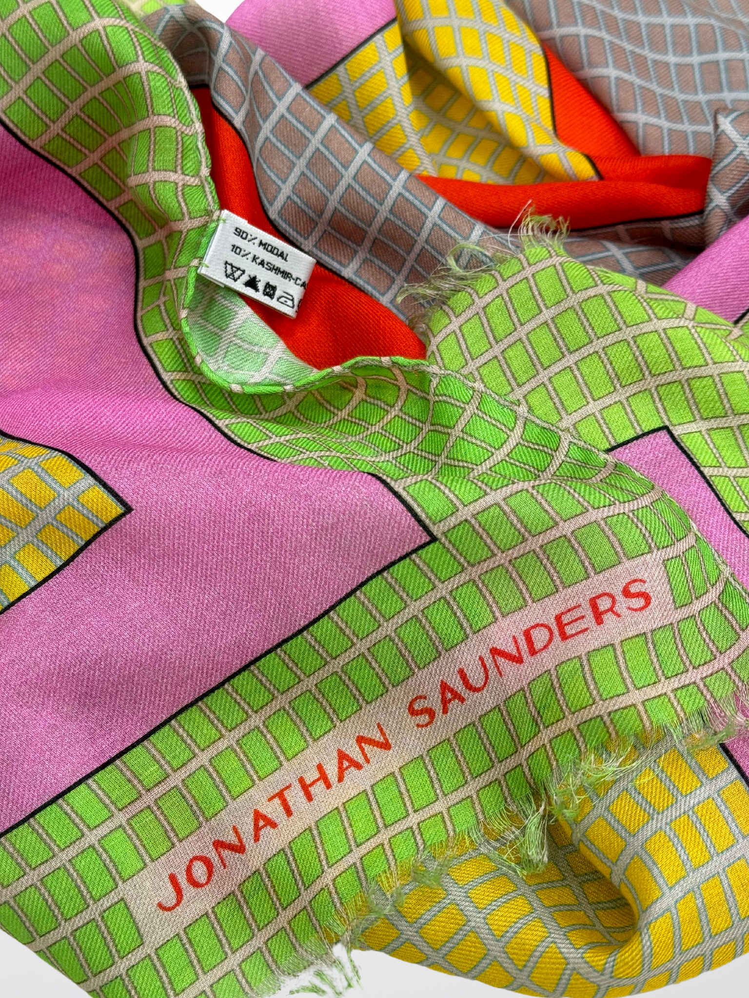 DS-1032 “COLOR MESH" - JONATHAN SAUNDERS DIGITAL PRINT CASHMERE MODAL SCARF. MADE IN ITALY