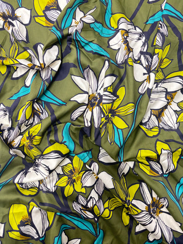 REF-106 FLORAL PRINT COTTON POPLIN. ITALY. A CUT OF 2 YARDS.