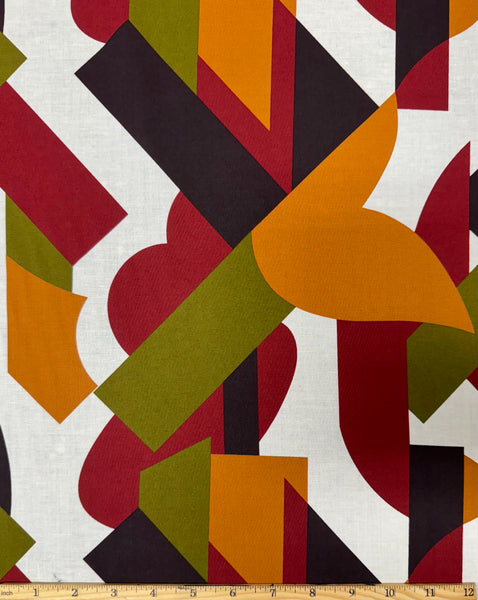 REF-107 GEO ABSTRACT PRINT COTTON POPLIN. ITALY. A CUT OF 2 YARDS.