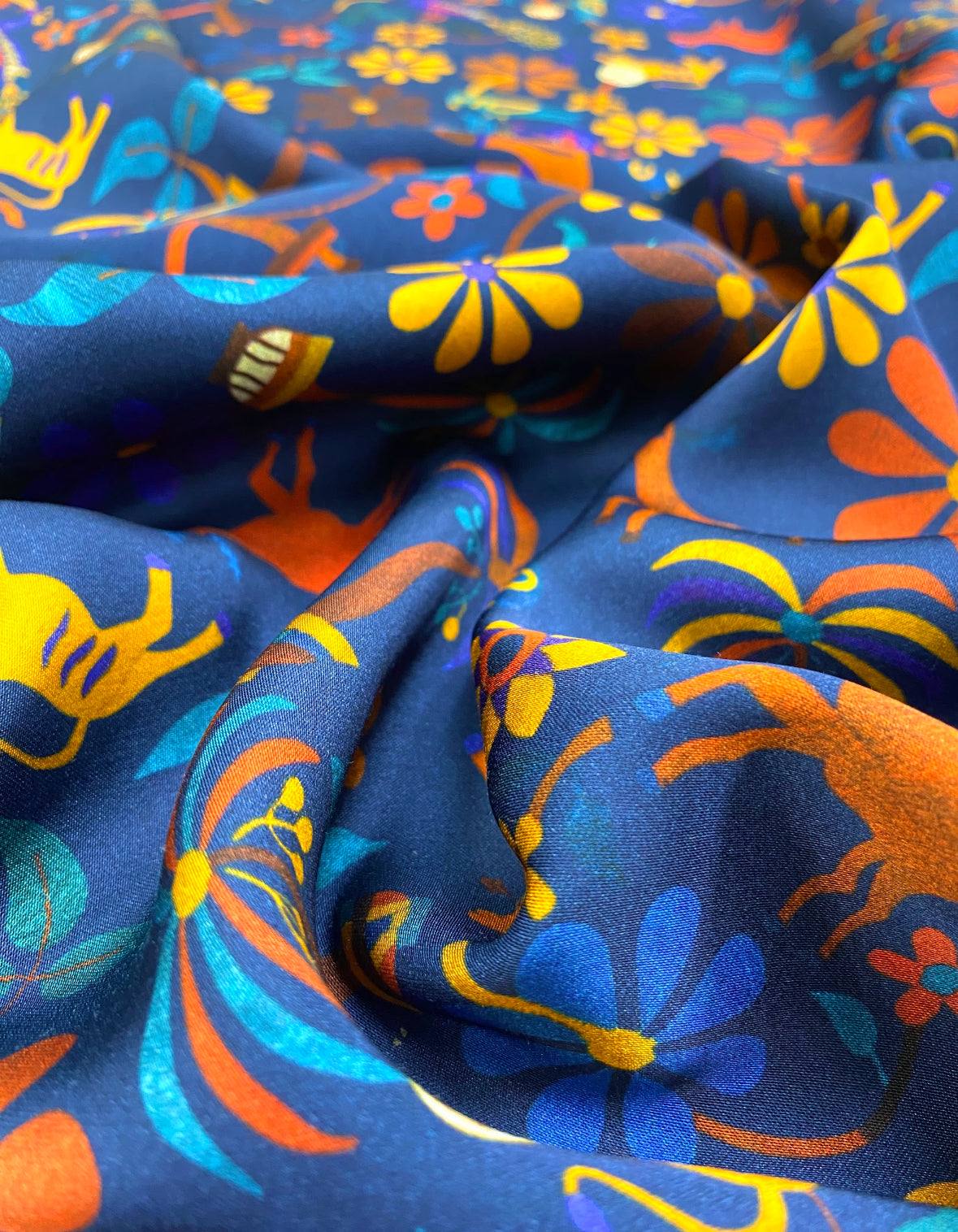 REF-123 DESIGNER VISCOSE CHARMEUSE. ITALY. A CUT OF 2 YARDS.