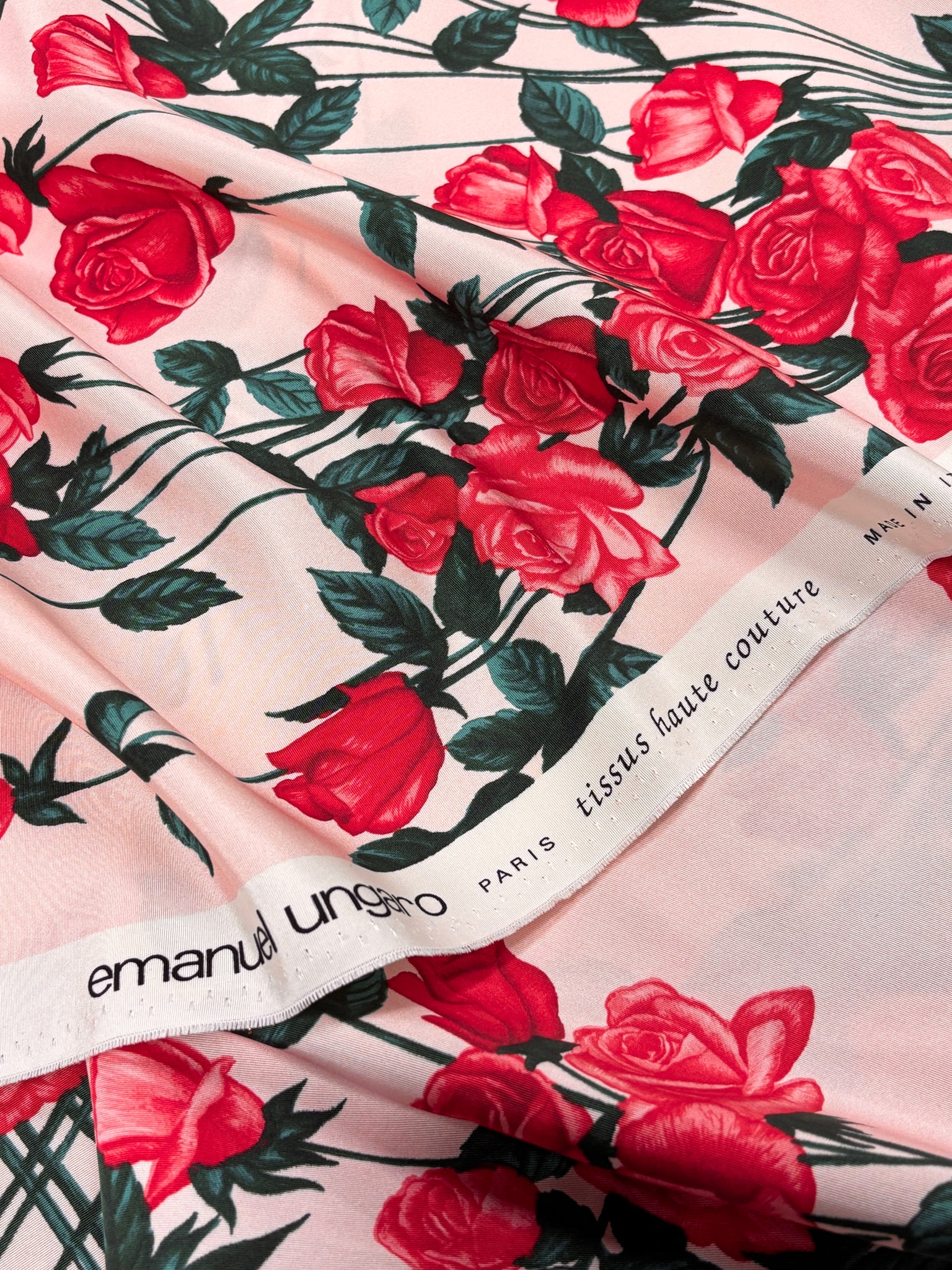 S-9057W DESIGNER SIGNATURE PRINT FINE SILK FAILLE. EMANUEL UNGARO. ITALY