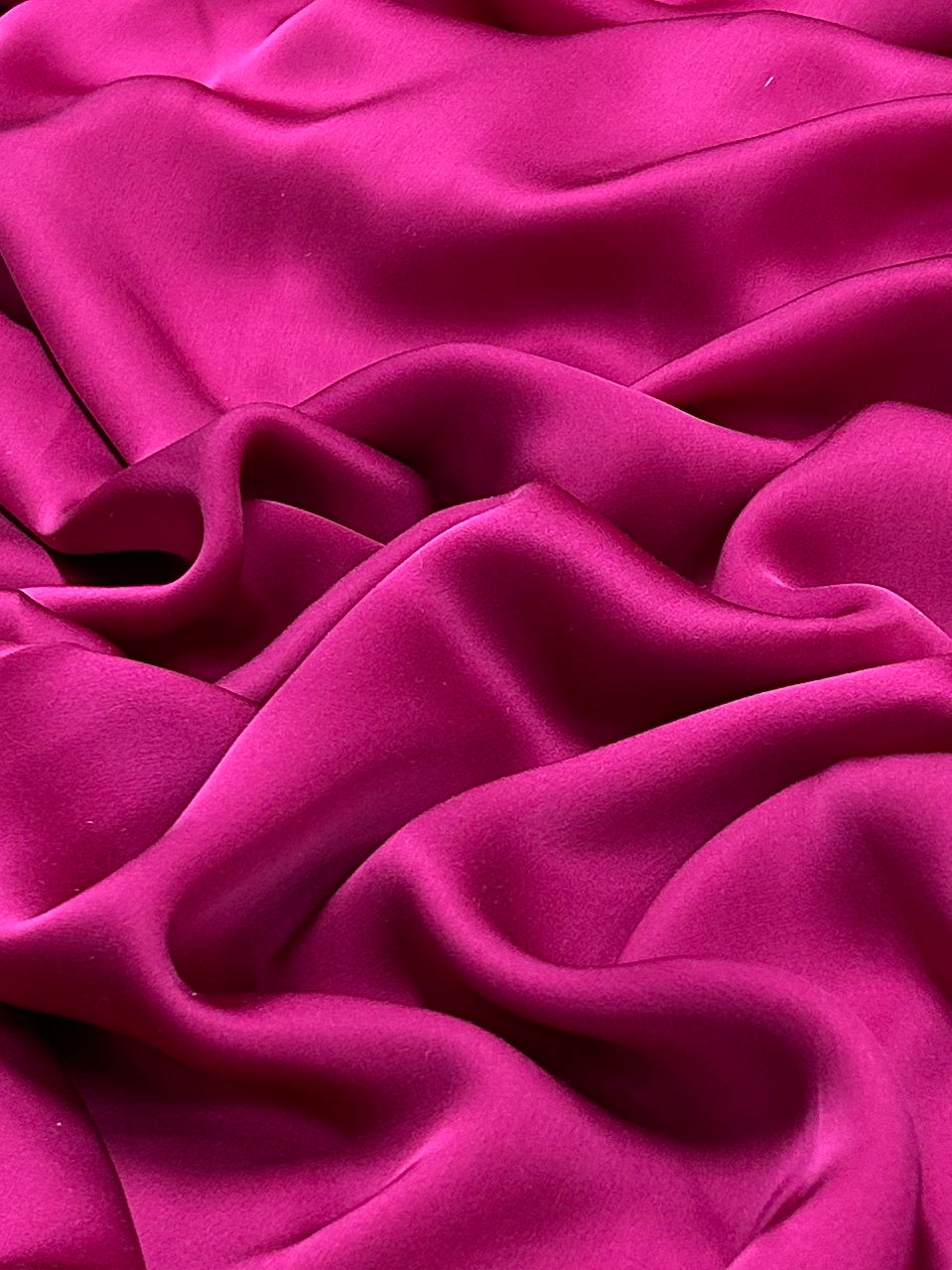 S-8074W BERRY LUXE SILK CHARMEUSE. ITALY