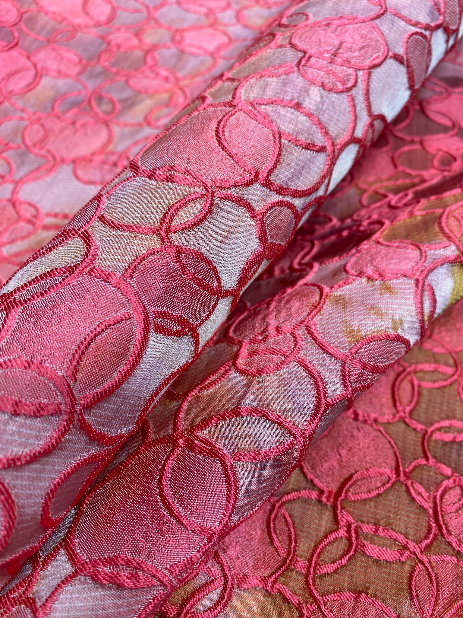 TIE-DYE BUBBLY DESIGN JACQUARD. ITALY